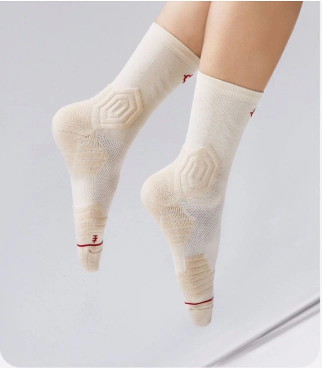 Wholesale/Supplier Fashion Men Sport Full Cotton High Flexibility Basketbal Football Stocking Custom Socks Four Seasons