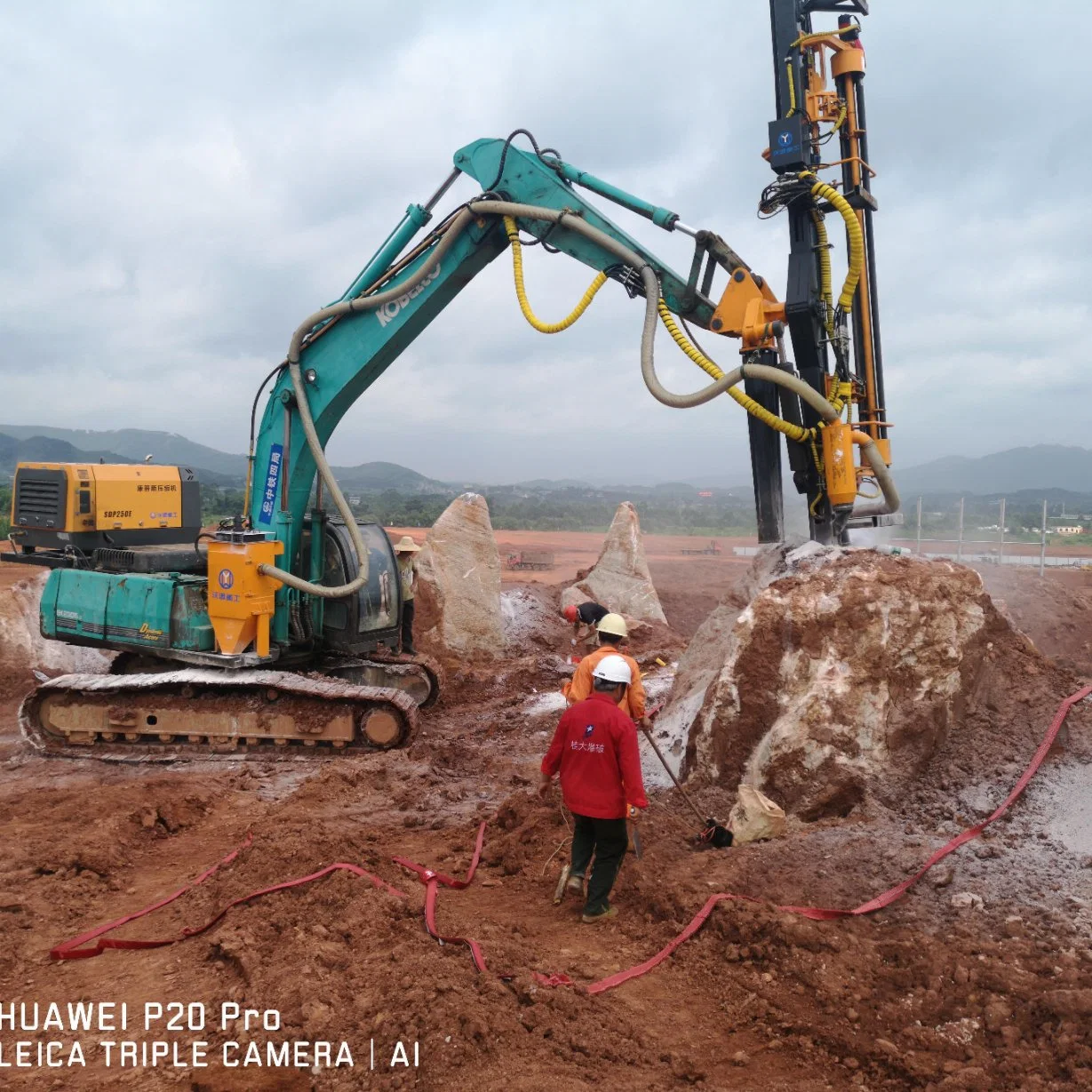 Équipement - Pelle foreuse hydraulique matériel minier Wyzy Xuvol Rock Drill30-02 avec le haut d'un marteau