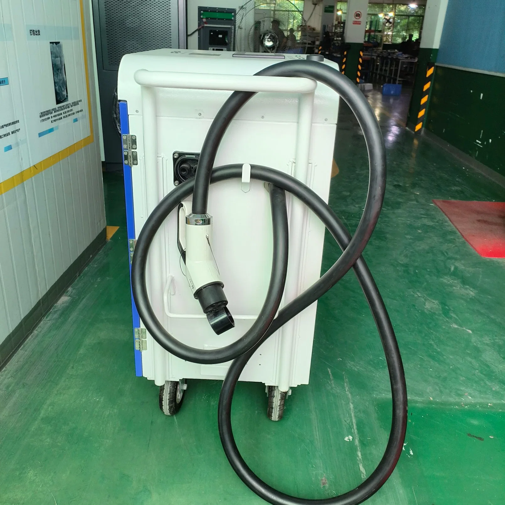 Venda por grosso fabricante automóvel eléctrico o carregamento da bateria removível Station Portable Banco de baterias para Vehilce Eléctrico Power off road de emergência utilizando DC Carregador EV