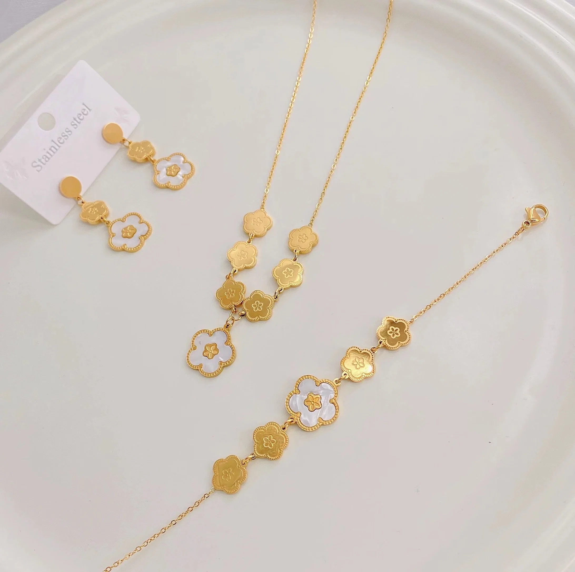 Customized Fashion Flower Pendant Jewelry Necklace Set Lovely Jewelry Set