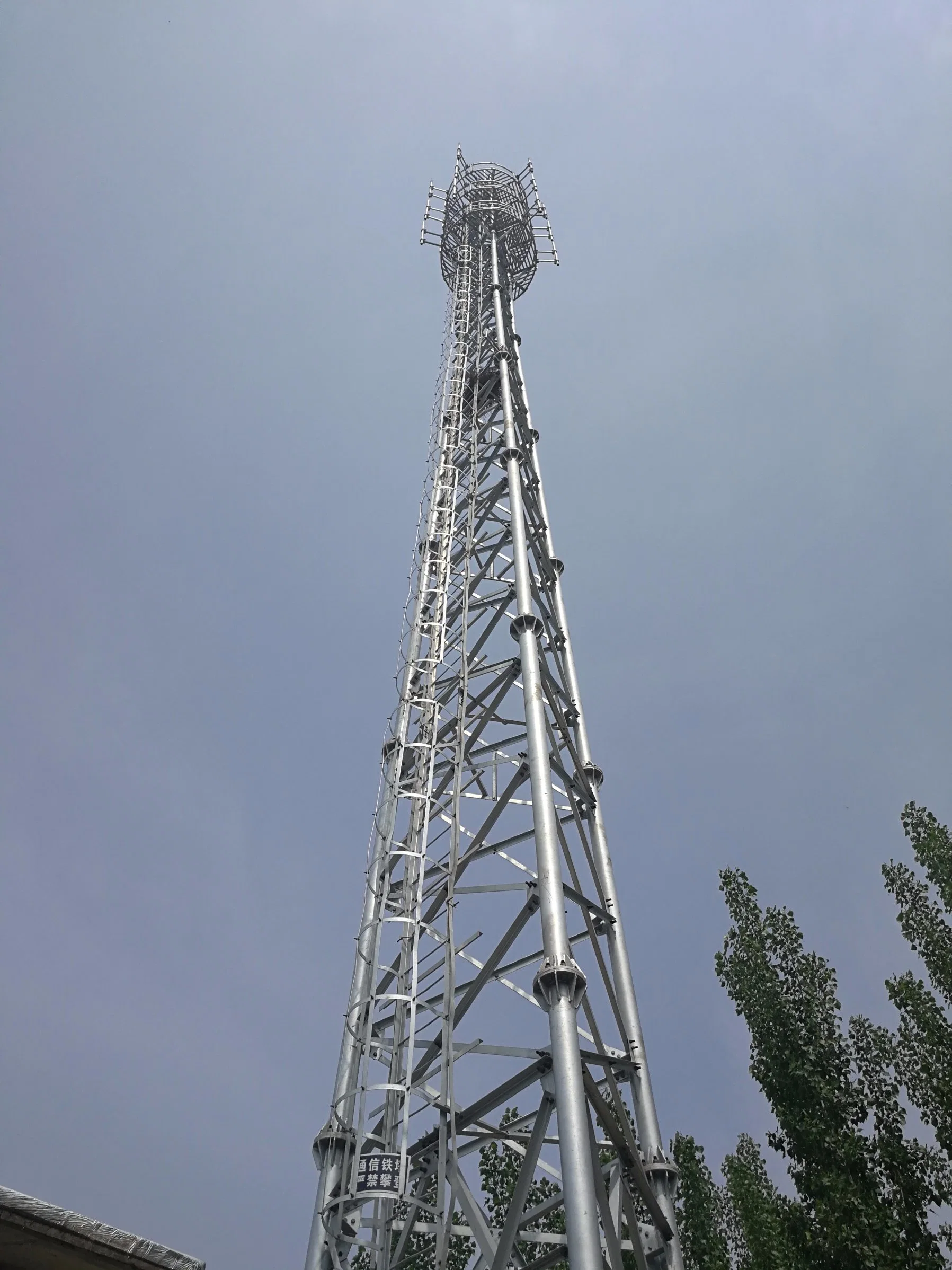 3-Leged Tubo de acero de la torre de telecomunicaciones