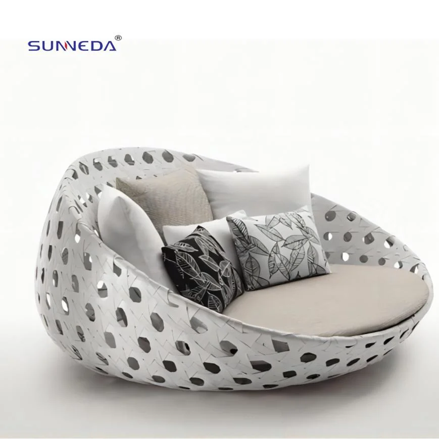 Outdoor Patio Furniture Round Sofa Rattan Daybed Weather-Resistant Durable Sunbed