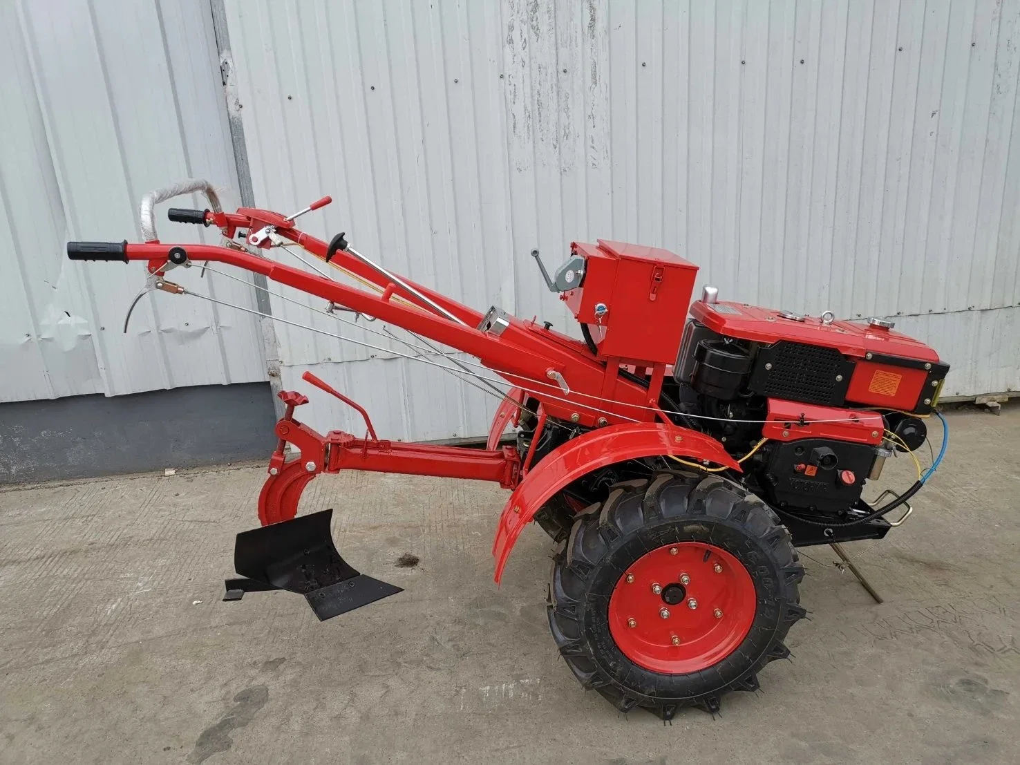 Máquina de arado marca Shuhe para Fazenda Máquina Fazenda Quinta / Jardim mão multiusos Tractor de passeio/agrícola