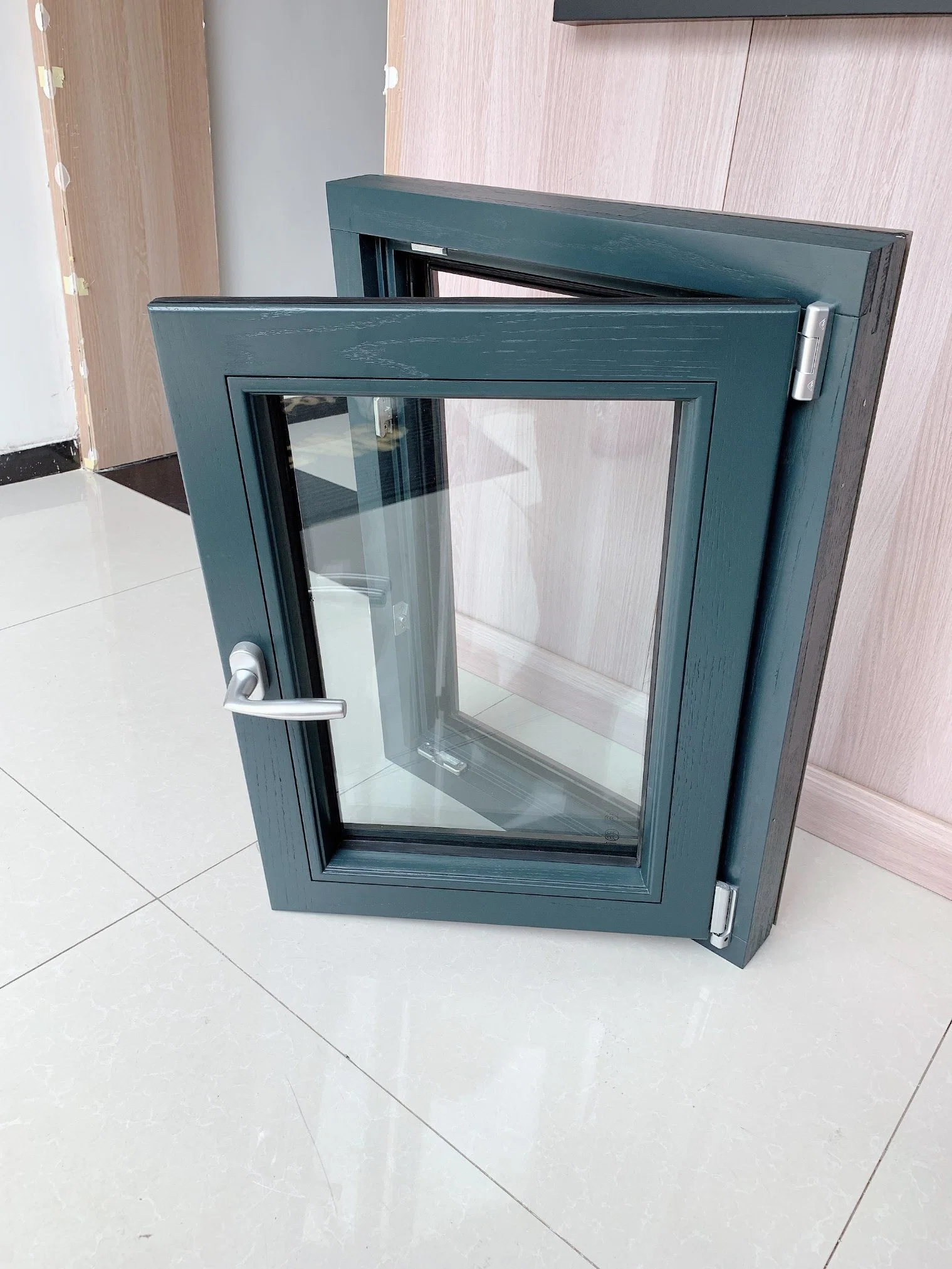 Modern CE Certified/Tested in Accordance with Nfrc Latest Window Designs Double Glazed Wood Tilt and Turn Windows