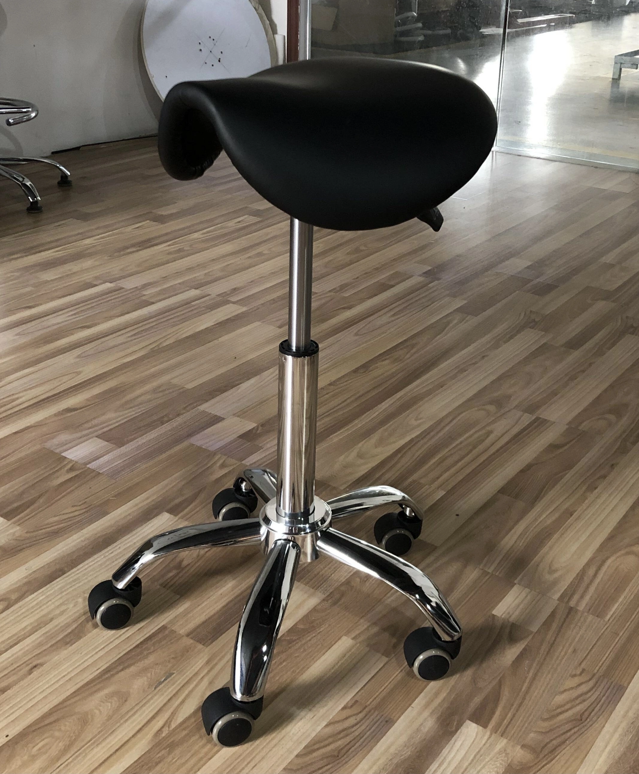 كرسي صالون تجميل White Facial Tatial Saddle Stool Beauty Spa