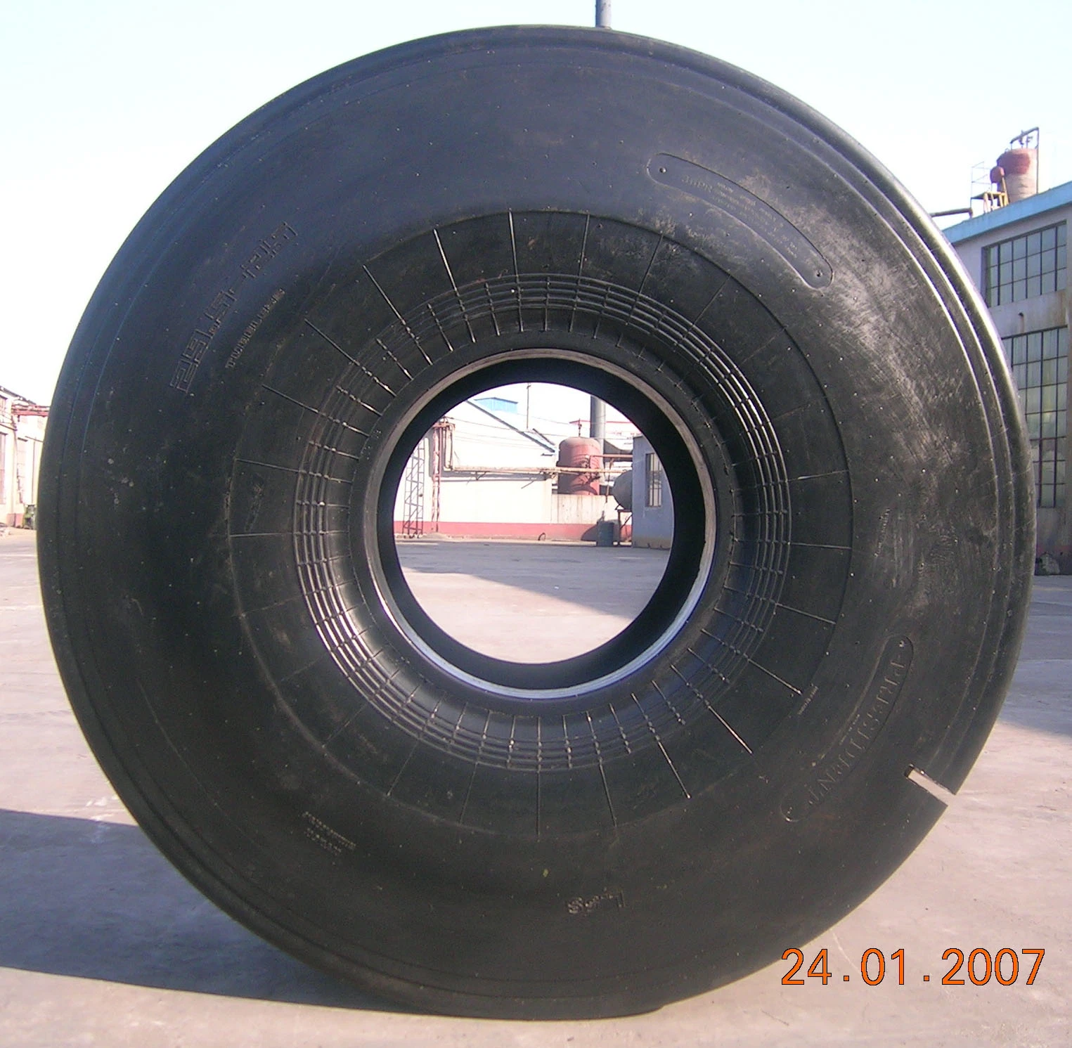 Honour Condor Manufacture of Underground Loader OTR Tyre (1800 25 L5s clear pattern)