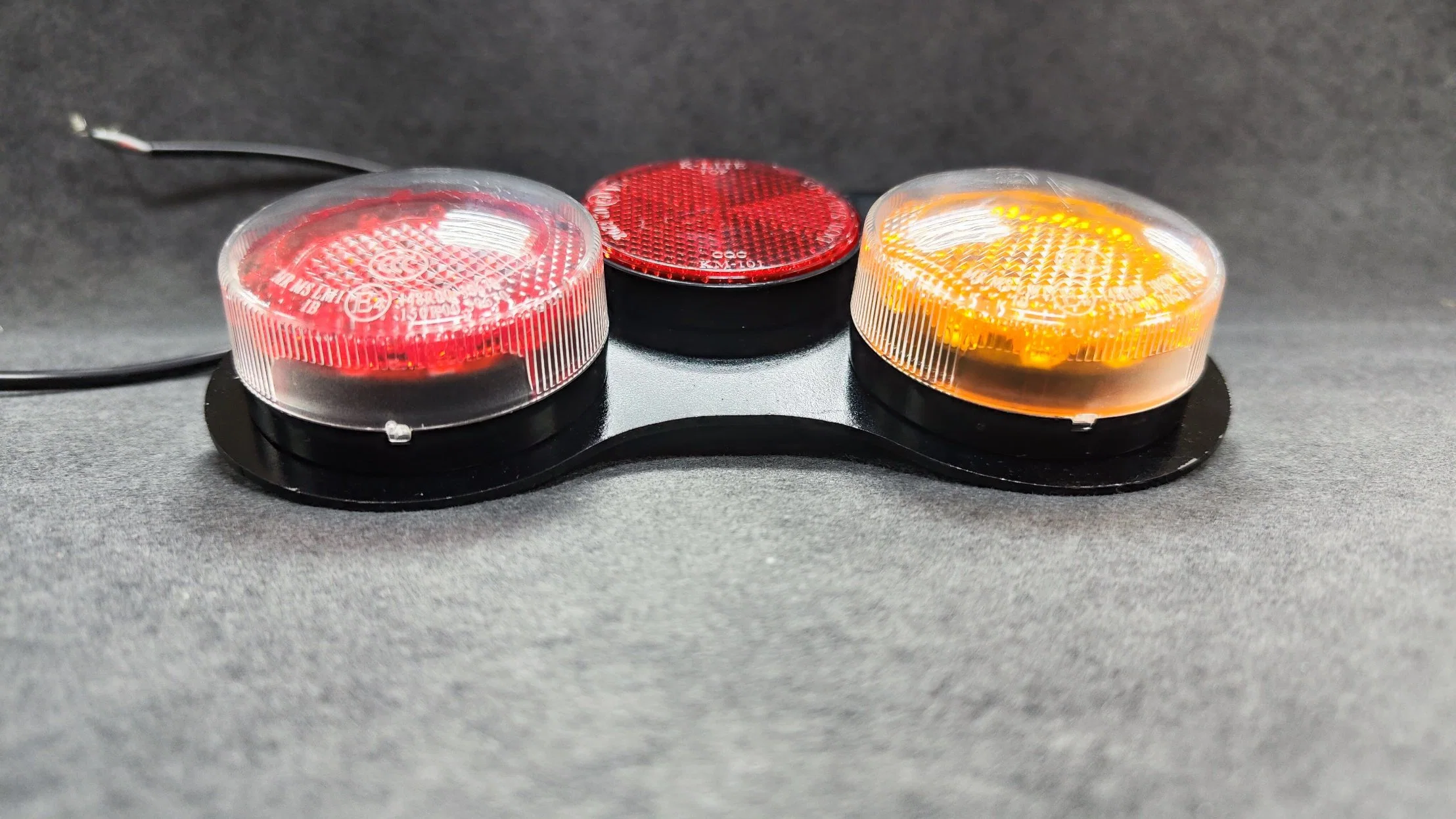 Combined LED Tail Lamp with Reflectors Stop Turn Signals Lamp for Trucks of Lm161