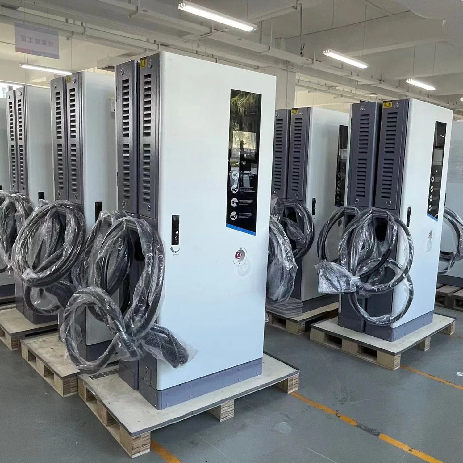 DC Electric Car Charger 60kw Floor Mounted Installation DC LCD EV Charging Double-Gun Auto Car Electric Charger