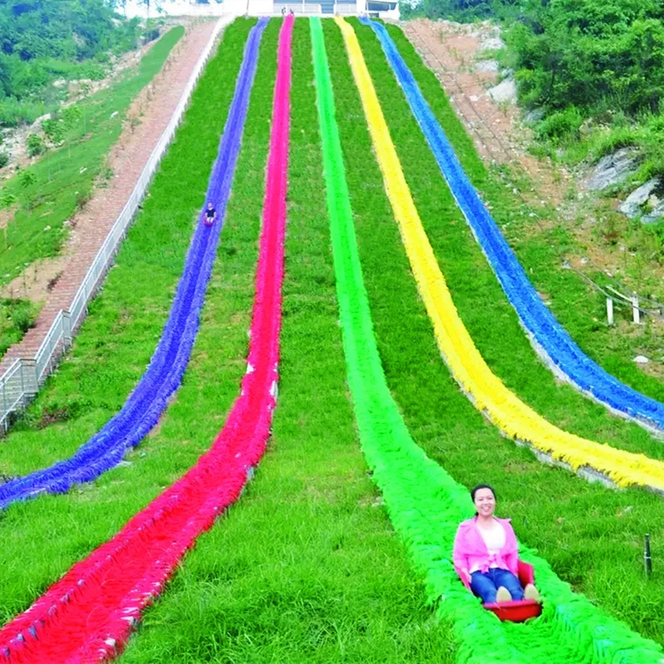 Scenic Outdoor Grass Rainbow Slide Kids Farm Park Playground Equipment