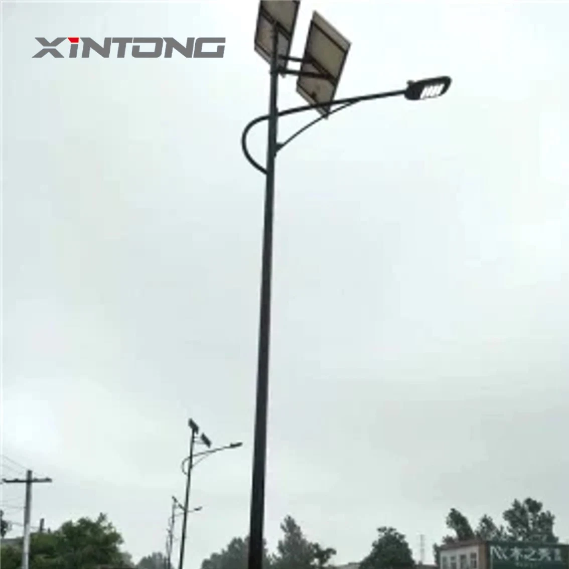 Outdoor Rechargeable Outdoor Auto Dimming All in One Solar Street Light 80W