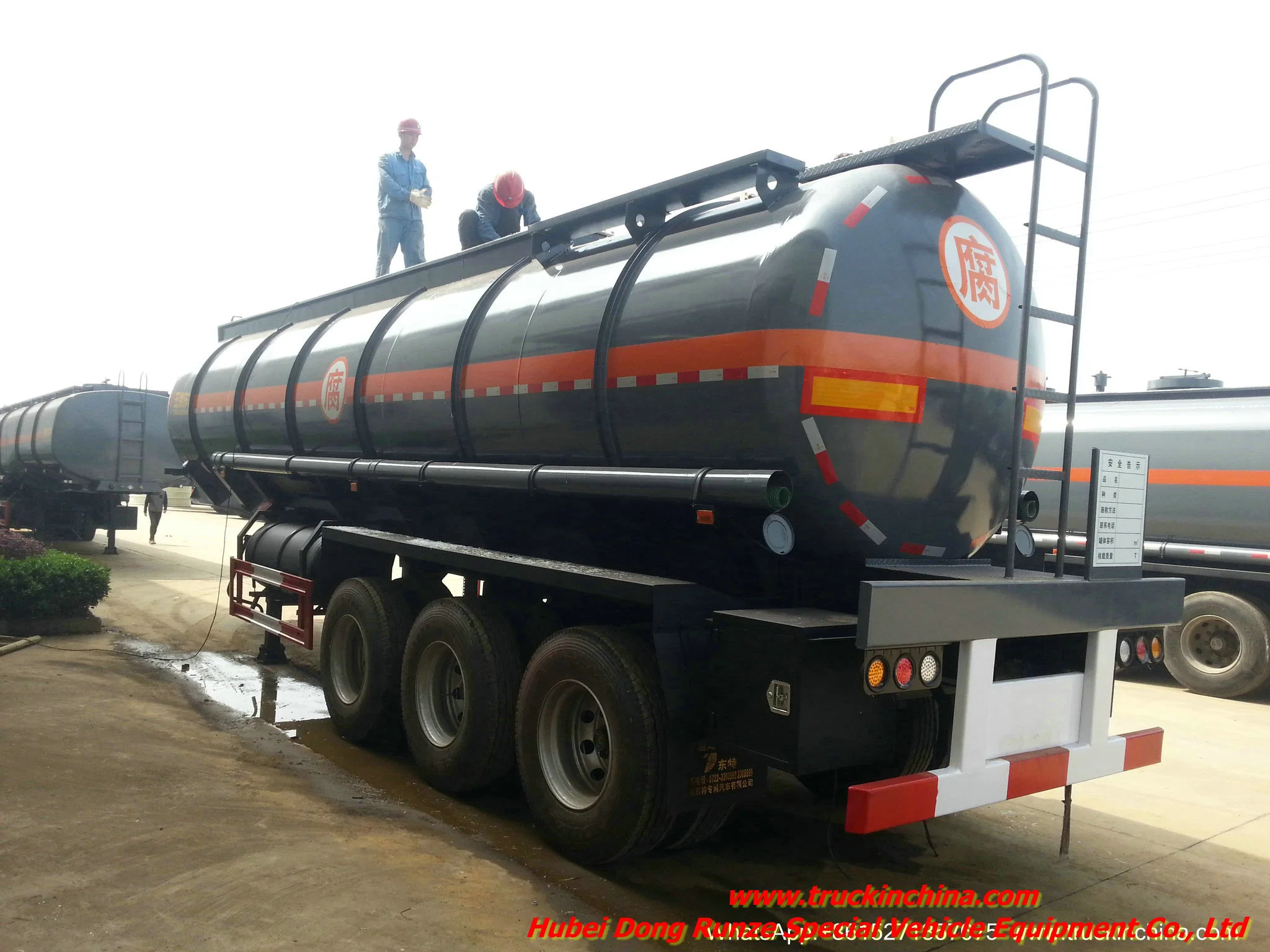 3 Axles Ammonium Hydroxide Tanker Trailer (Steel Tank Lined PE For Ammonia Water, Hydrochloride Acid, Pickling Waste Water, Chemical Liquid 8000USG -10000USG)