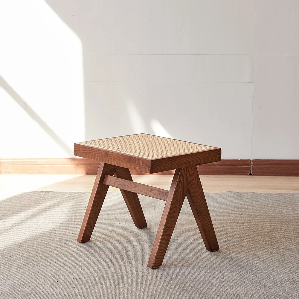 Factory Price Wholesale/Suppliers Nordic Kid Stool Brown Natural Wood Small Chair Furniture