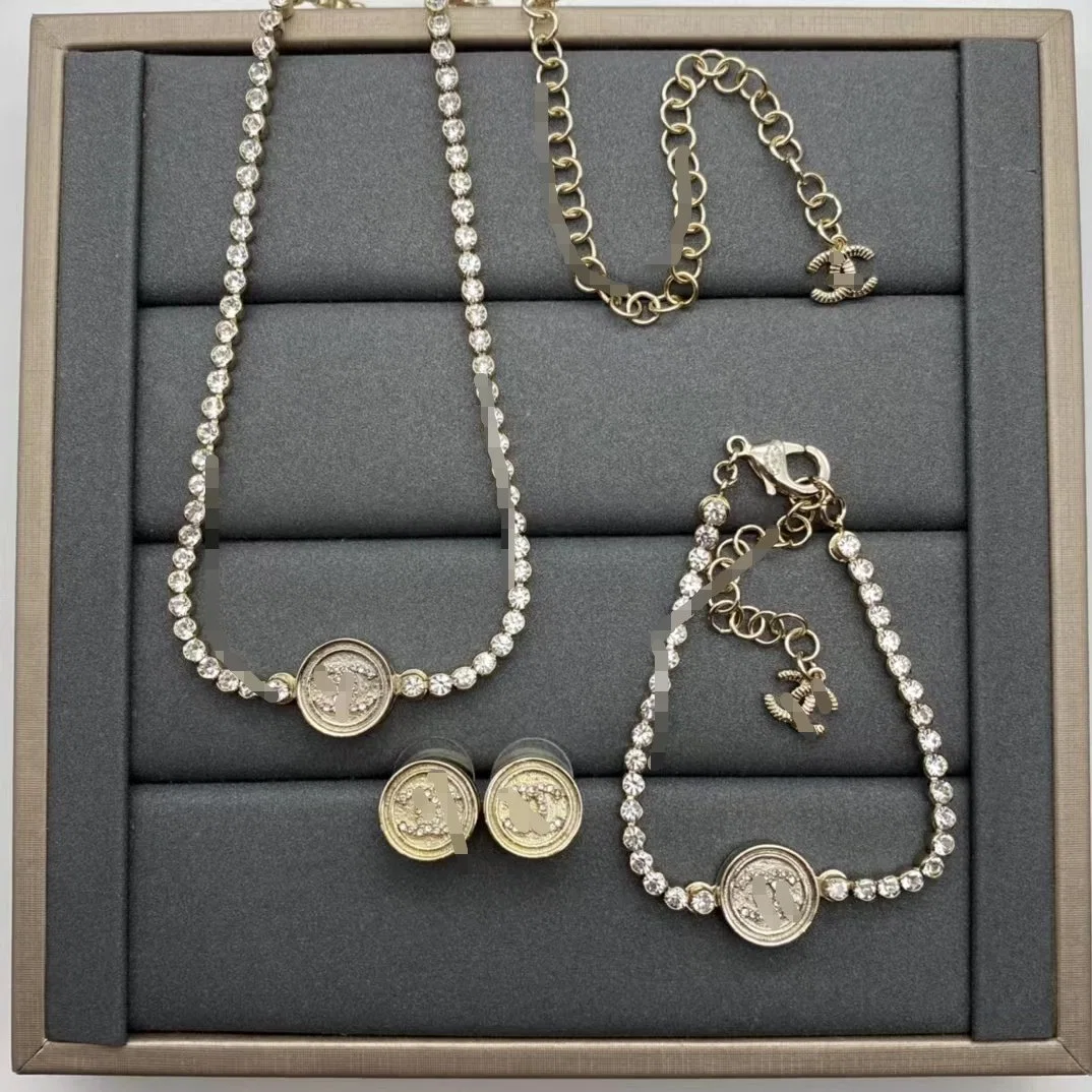 Simple y exquisito collar colgante pendiente conjunto cadena de collar de lujo Accesorios para banquetes