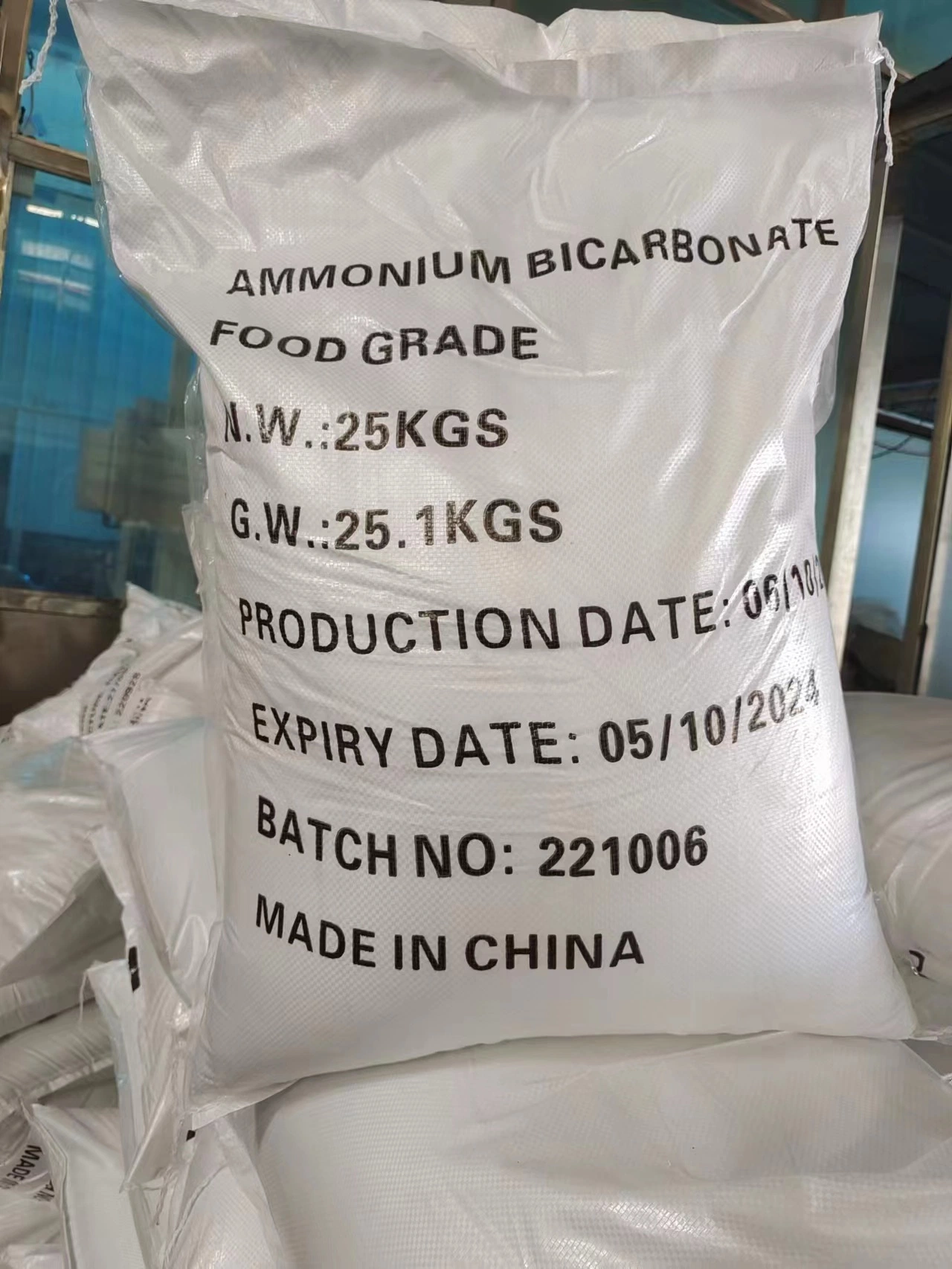 Ammonium Hydrogen Carbonate 99% Min Food Additive/Industry Plastic Woven Bags Inner Plastic Bags with Net Weight 25kgs