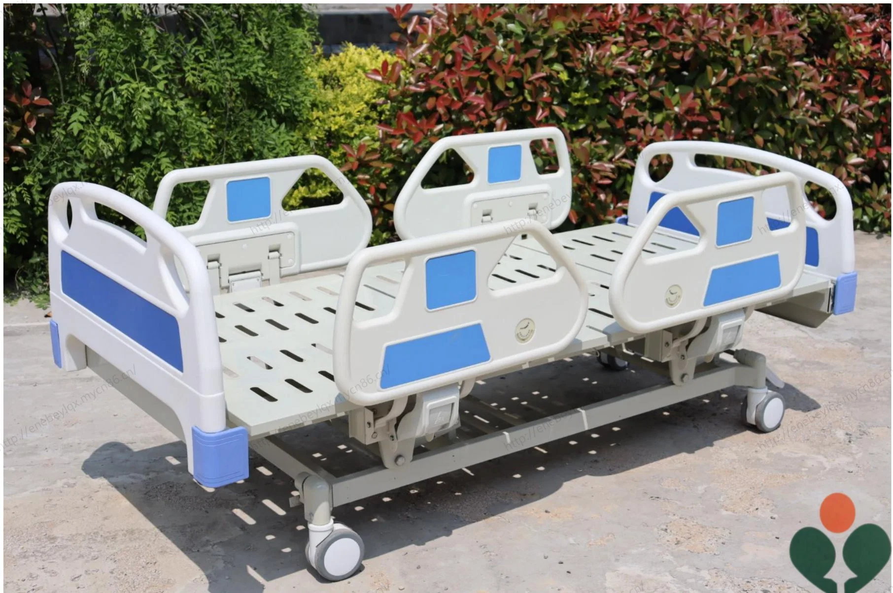 Adjustable Hospitals' Manual Three Functions Beds for Enhanced Comfort