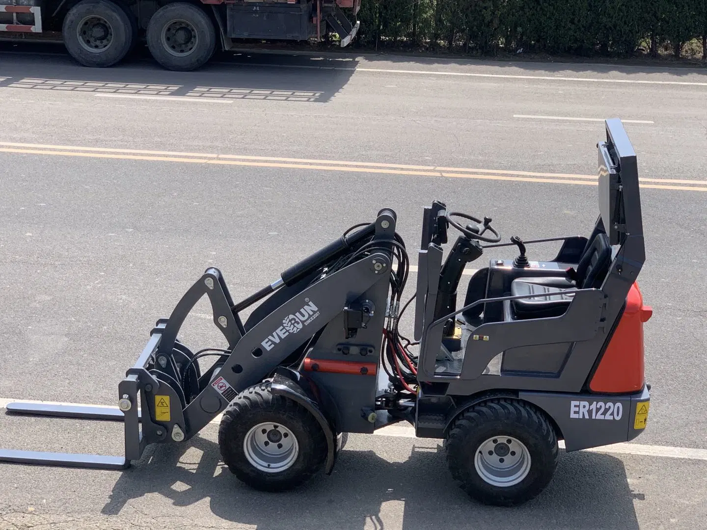 China Everun New Design Er1220 Small Compact Bucket Wheel Loader with Euro 5 Engine