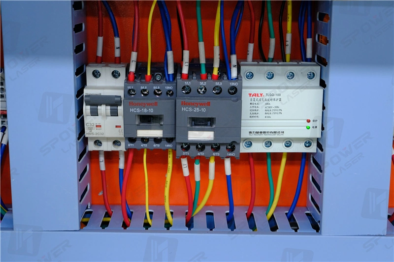 3kW Raycus /IP Lasergenerator Faserlaser-Schneidemaschine 3015 Für Metallblech