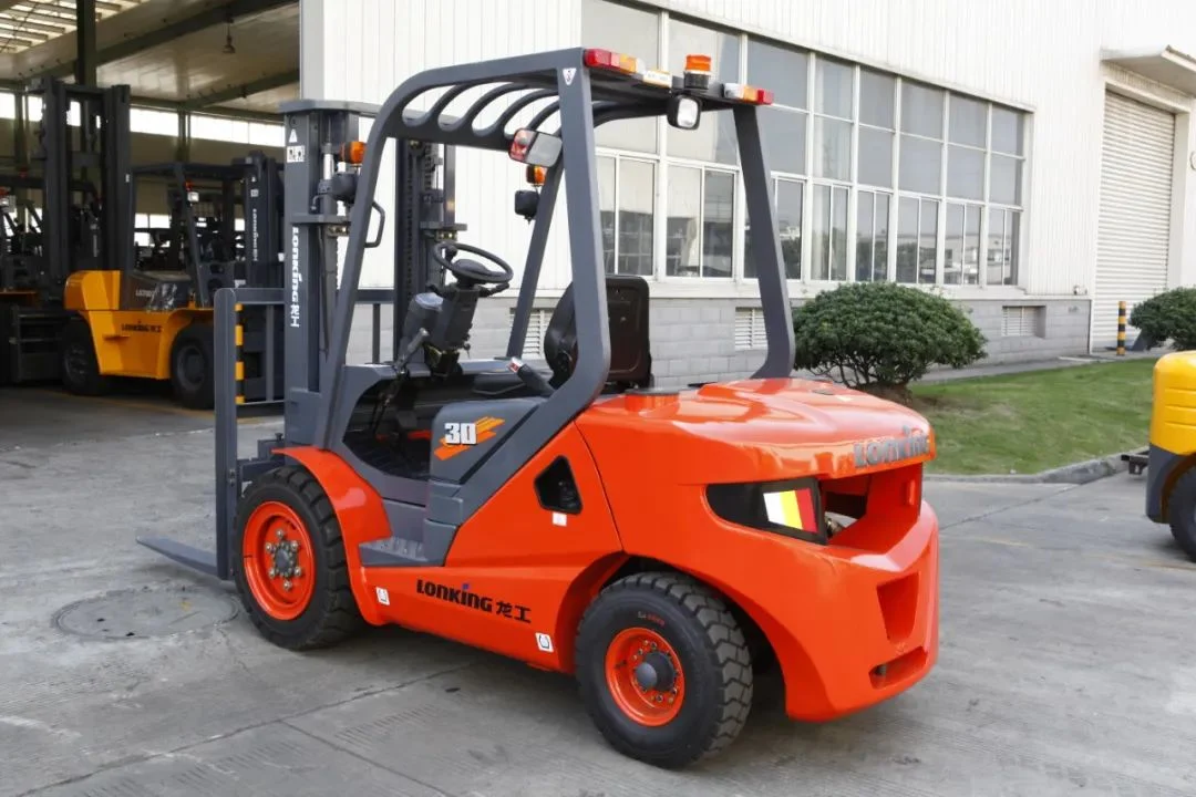 Four Wheels Diesel Forklift Truck LG30dt with 3000kg Lifting Capacity