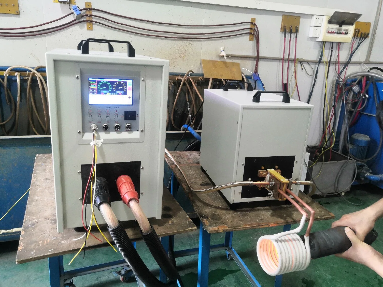 Hot Sales Factory Supplier Digital Medium Frequency Induction Heating Machine Mf-40kw for Hot Forging, Heating Treatment, Annealing, Quenching and Melting