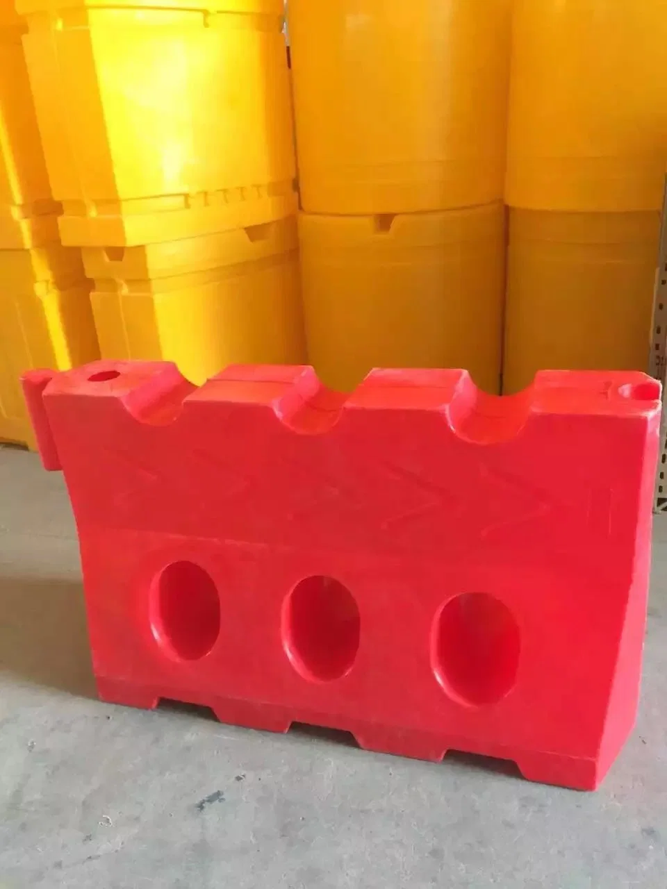 Rotación de plástico modelo 1400*750*140*330 mm de plástico llenas de agua de la barrera de tráfico