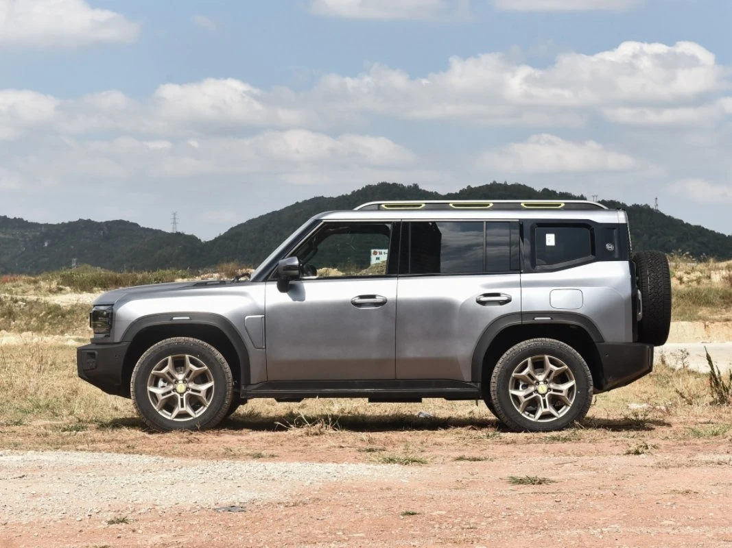 Mini-Car a gasolina todas as versões são vendidas em grande espaço 5 lugares