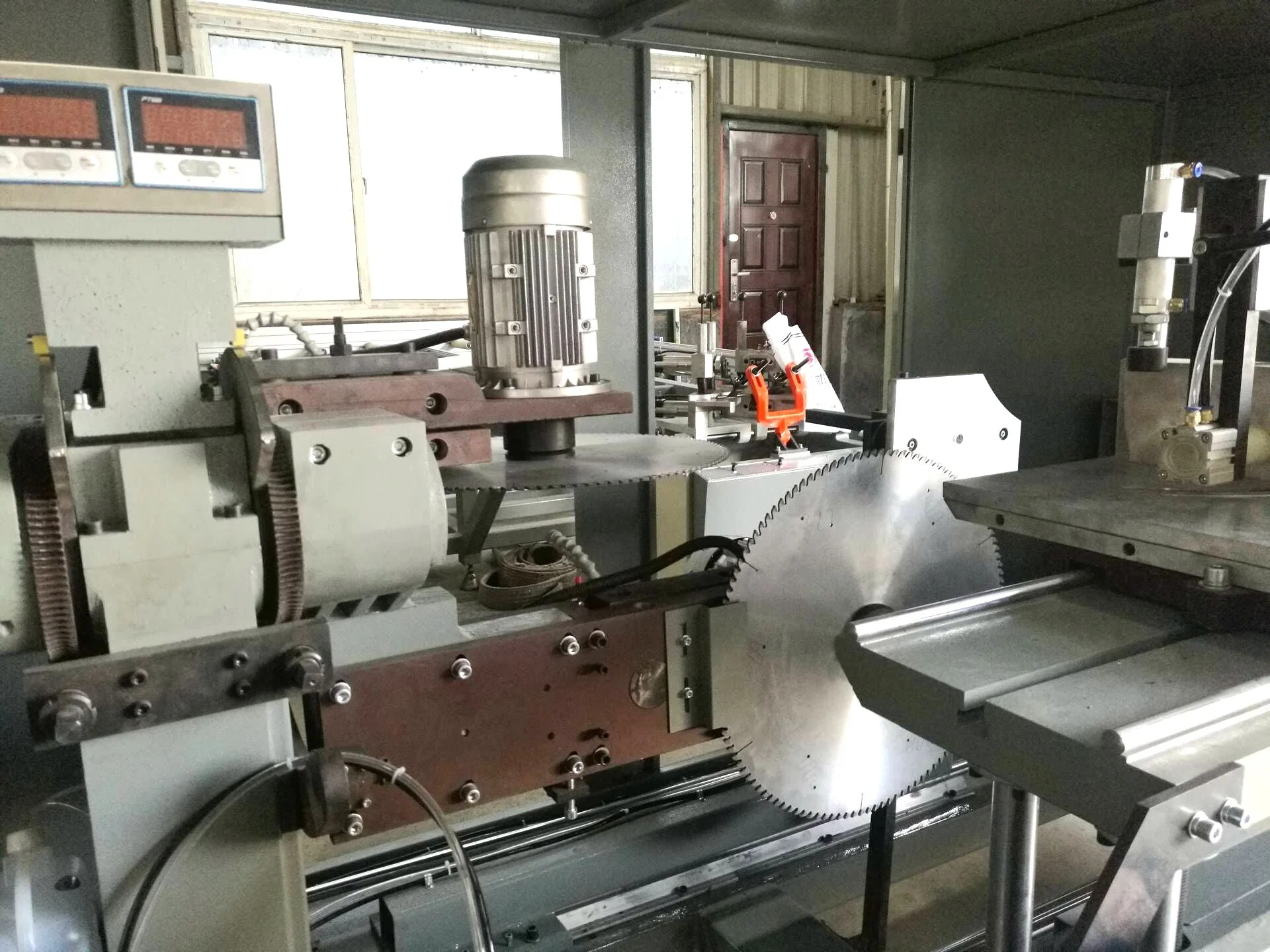 Curtain Wall Processing Equipment Notching Saw