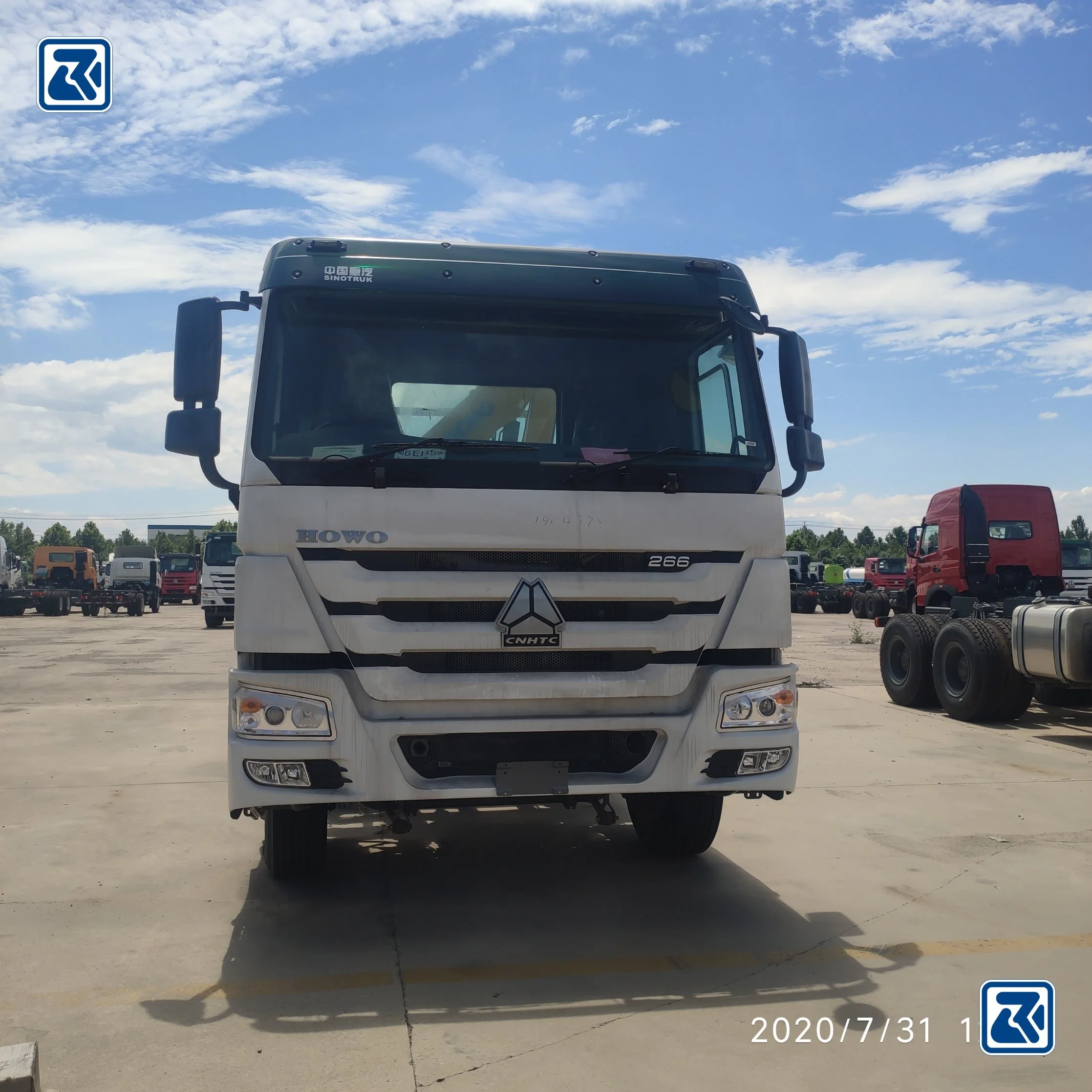 Sinotruck HOWO Grue Équipement avec une flèche hydraulique 4X2 Camion-grue monté à l'arrière neuf ou d'occasion, petit/grand pour 5 tonnes.