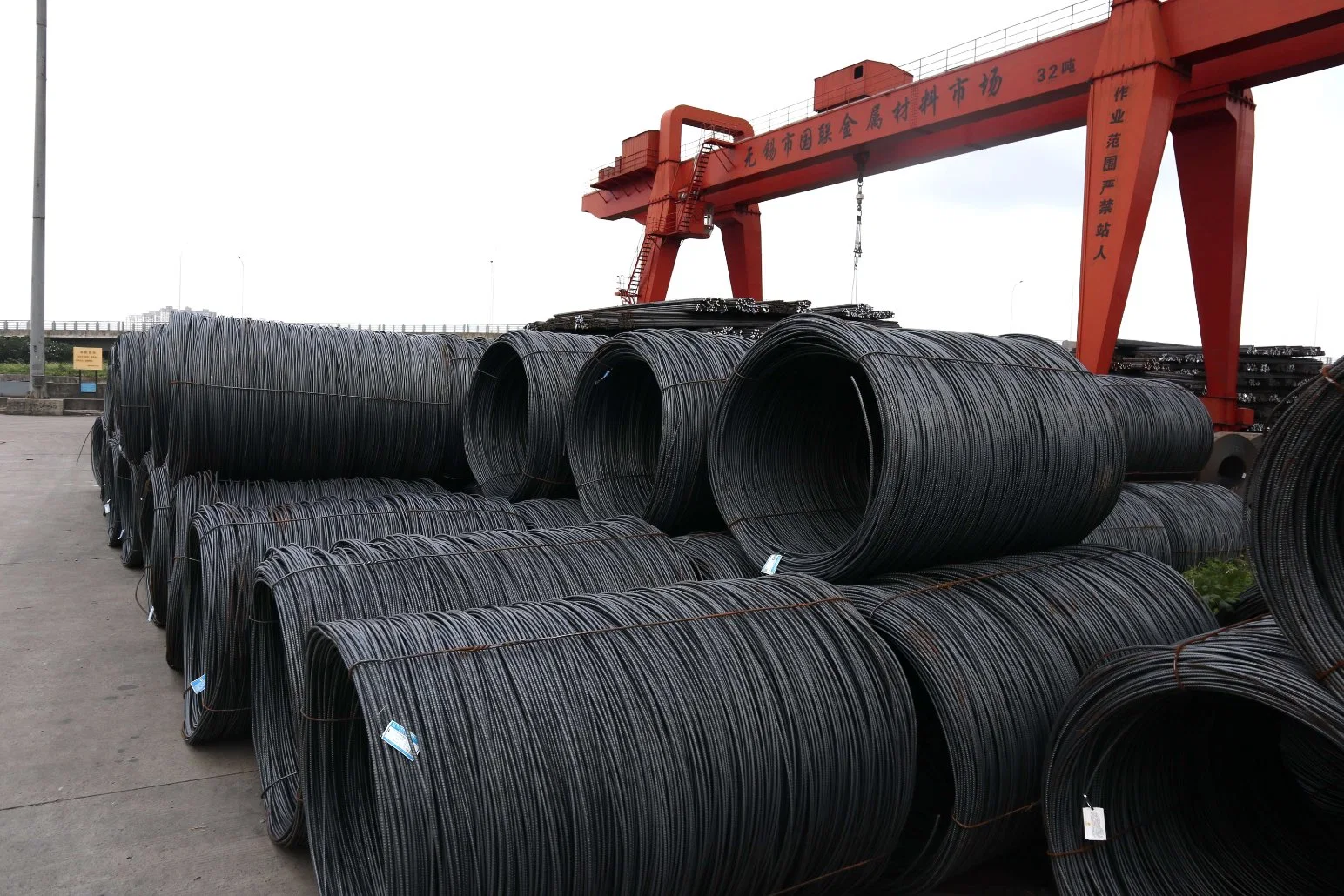 Spiral Ribbed High Carbon Tension PC Steel Wire Prestressed Concrete Wire Supplier 4mm 6mm 7mm