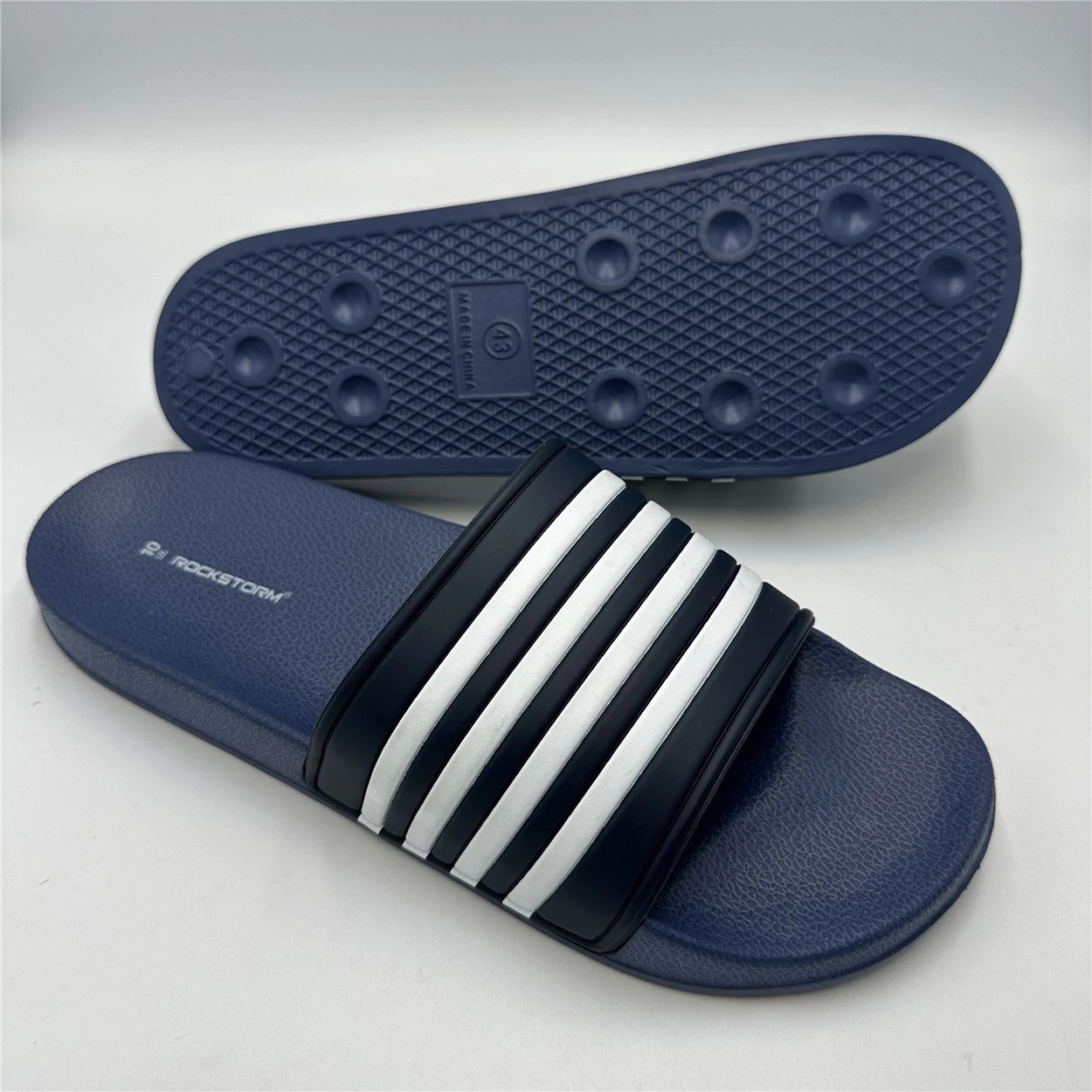 Factory Price Summer New Beach Slider Outdoor Men&prime; S Shoes Casual Slippers Anti-Slip Soft Sole Sandals