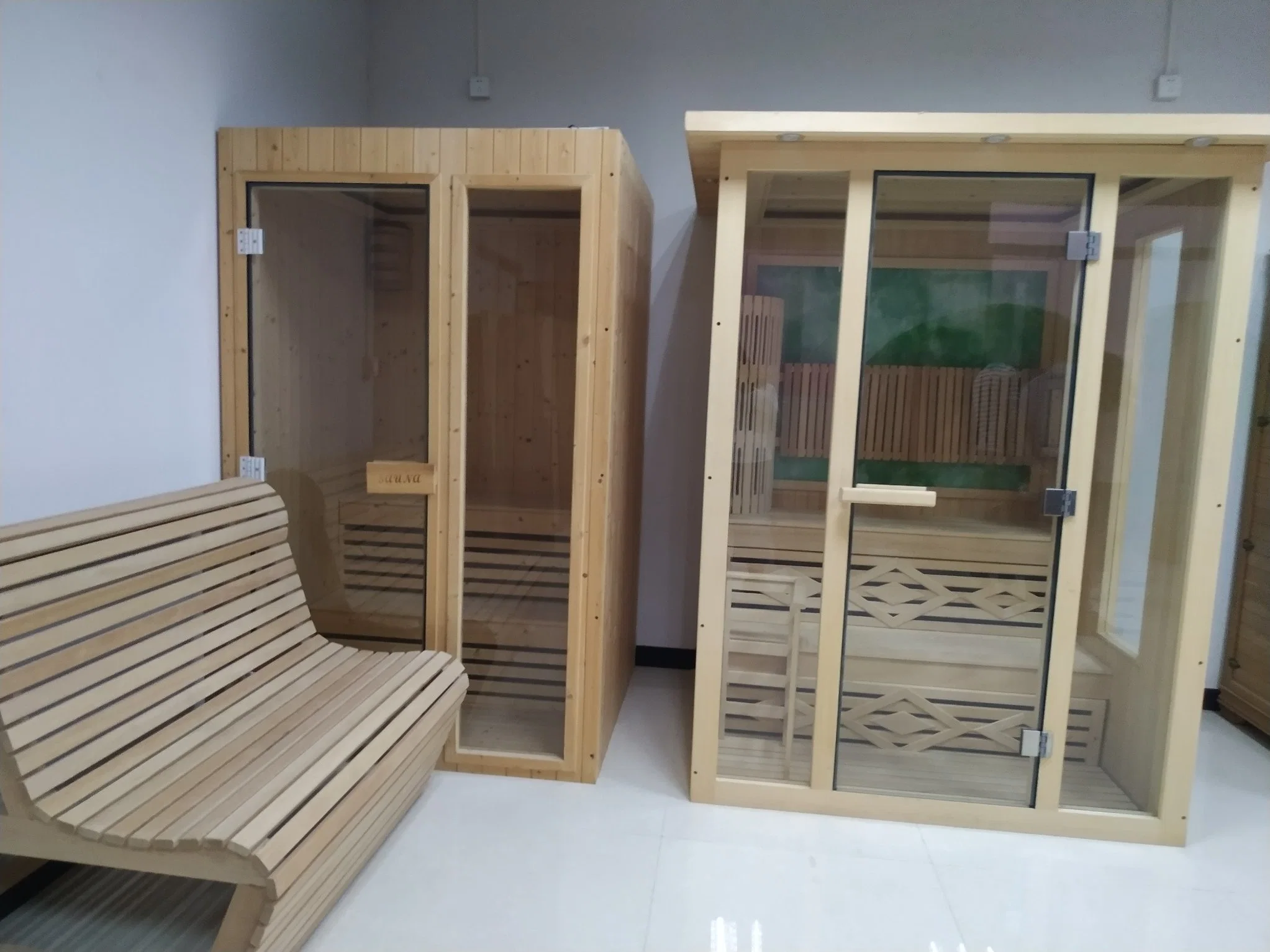 Customized Traditional Wooden Sauna Room with Heater