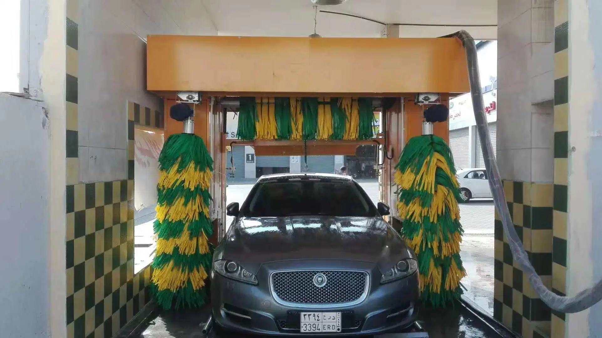 2023 Low Price 5 Brushes Air Dry Rollover Auto Car Wash Machine with 3 Years Warranty