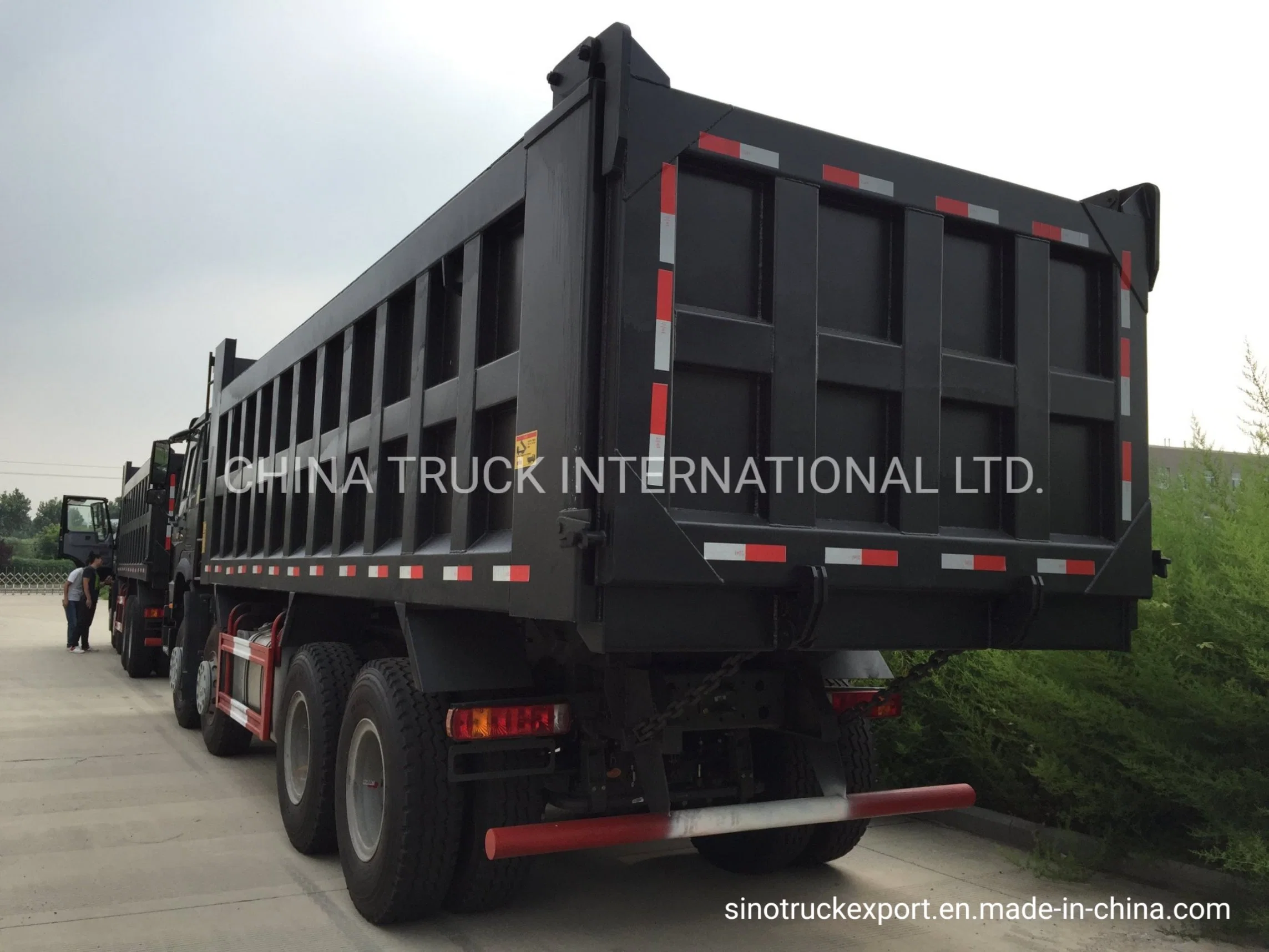 Used Dump Trucks HOWO Sinotruk Second Hand Tipper Trucks Chinese Heavy Duty Trucks Best Condition Competitive 12 Wheels 8X4 50tons Capacity