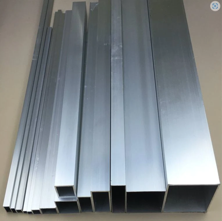 Feuille d'aluminium/plaque/bobine/barre/tige/tube/Ingot/Ballet/barre plate/angle/profil 1 série/2 série/3 série/4 série/5 série/6 Série/7 aluminium