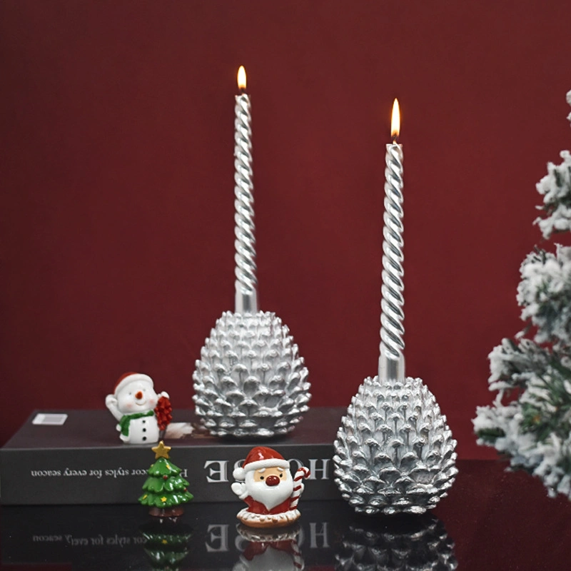 Tampo de mesa Decorativo Polyresin Christmas Silver Pinecone Pillar Candle Holder