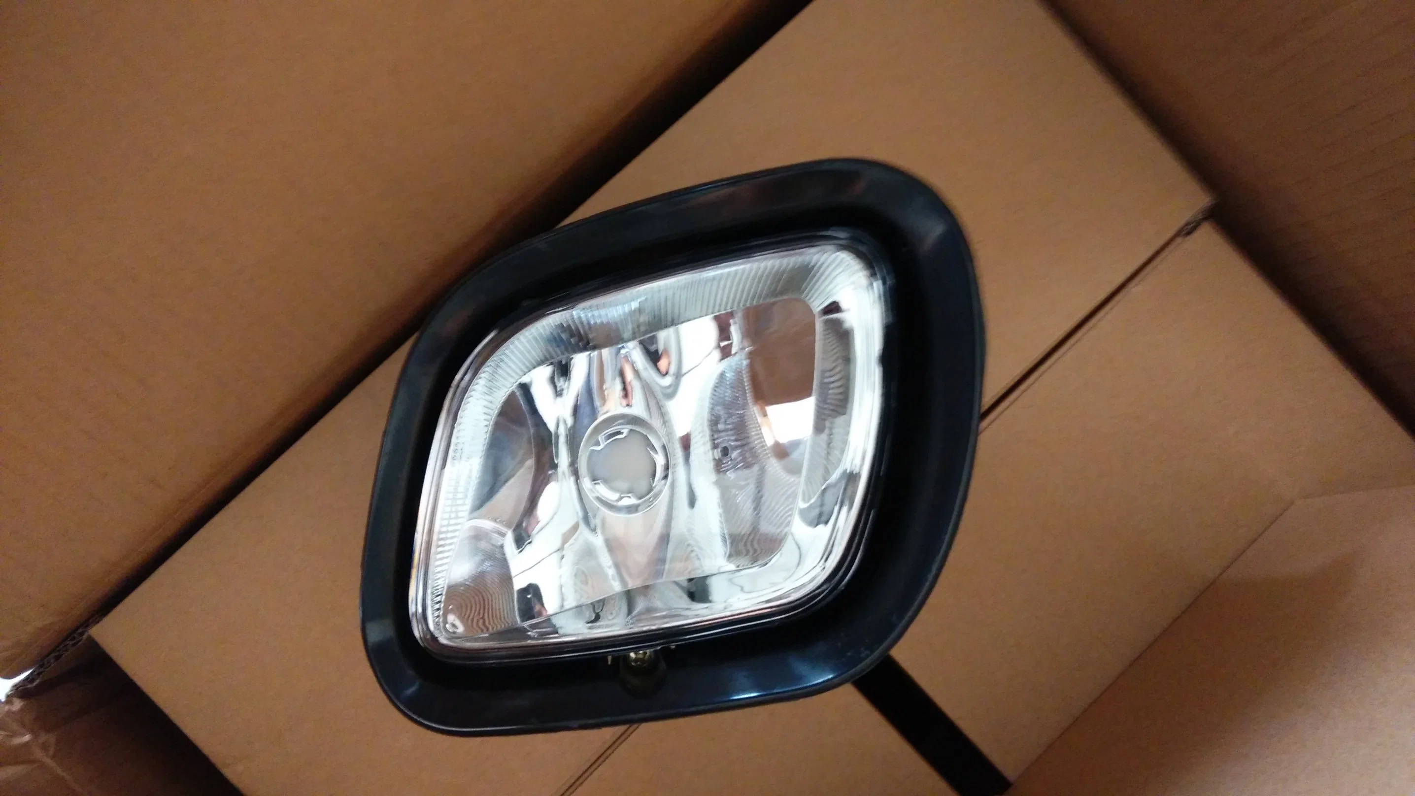 Freightliner Cascadia Accesorios para automóviles Lámpara halógena de faros antiniebla delanteros A0651909001, Hc-T-150270651909000