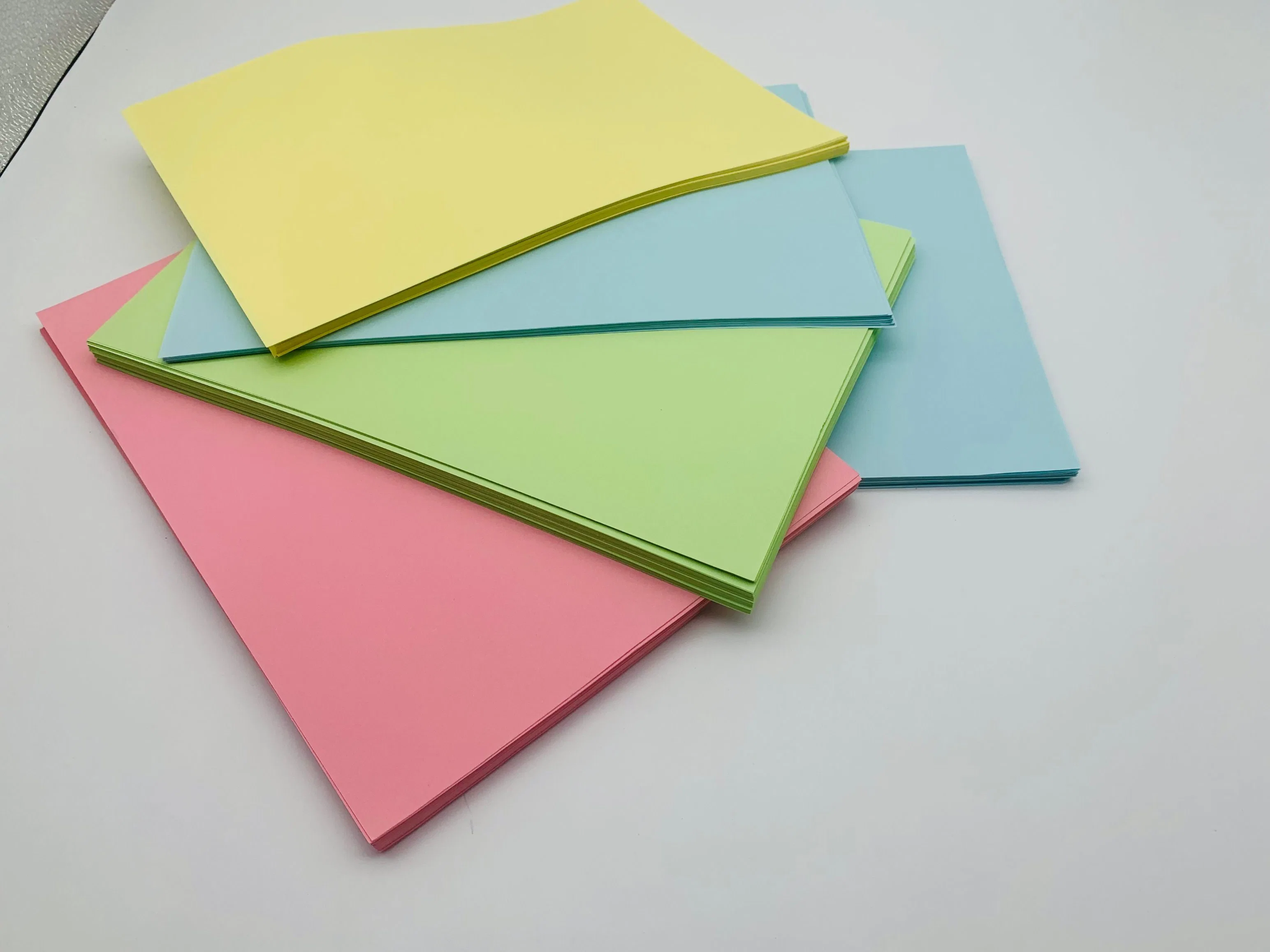 Factory Wholesale/Supplier Color Copy Paper Printing Paper Origami Children&prime; S Colored Paper Pink Green Yellow Blue 80g