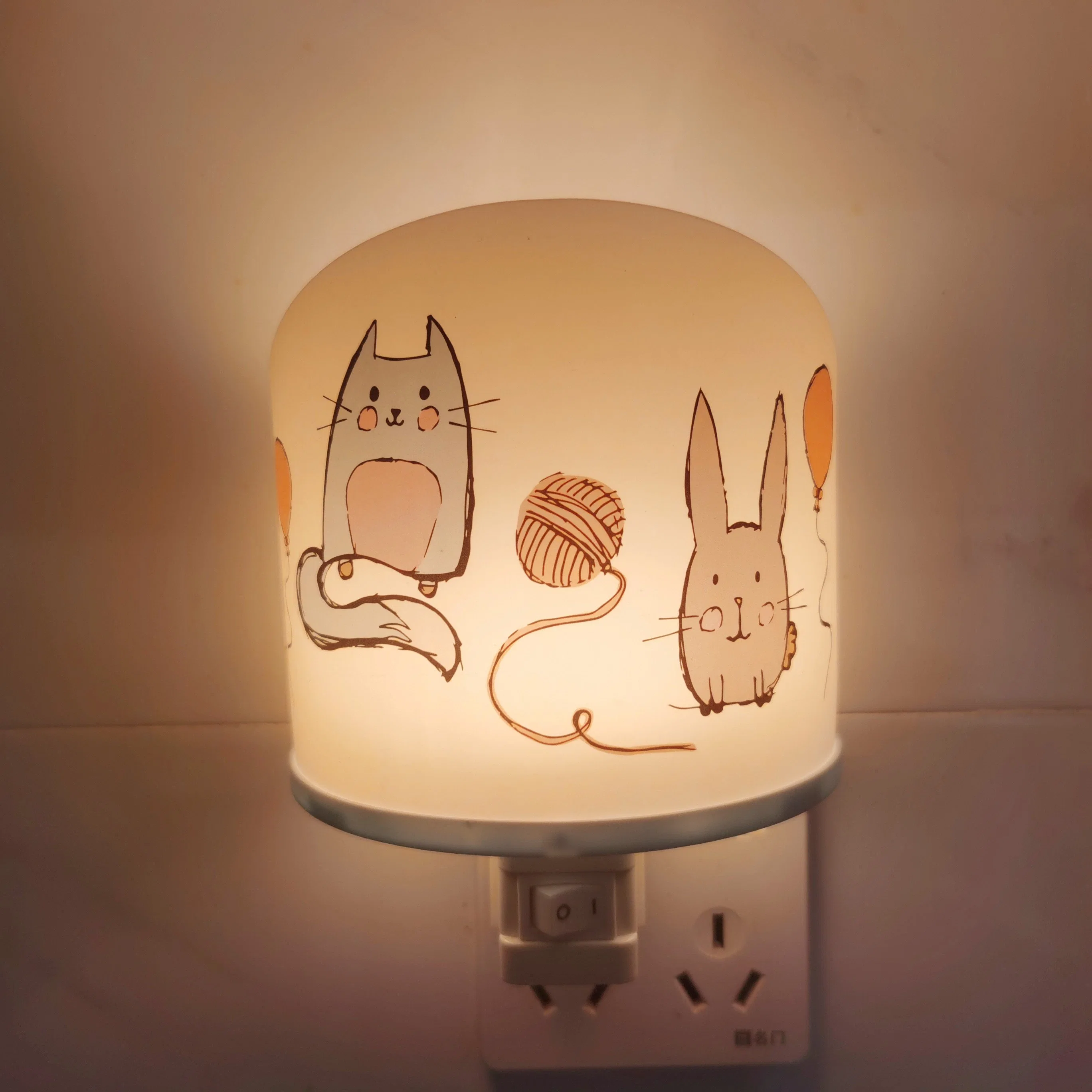 Lámpara de mesa para niños moderna, con enchufe, luz nocturna OEM