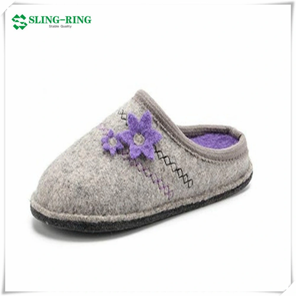 Wholesale/Supplier Fashion Flat Fluffy Fur Women Slippers for Home