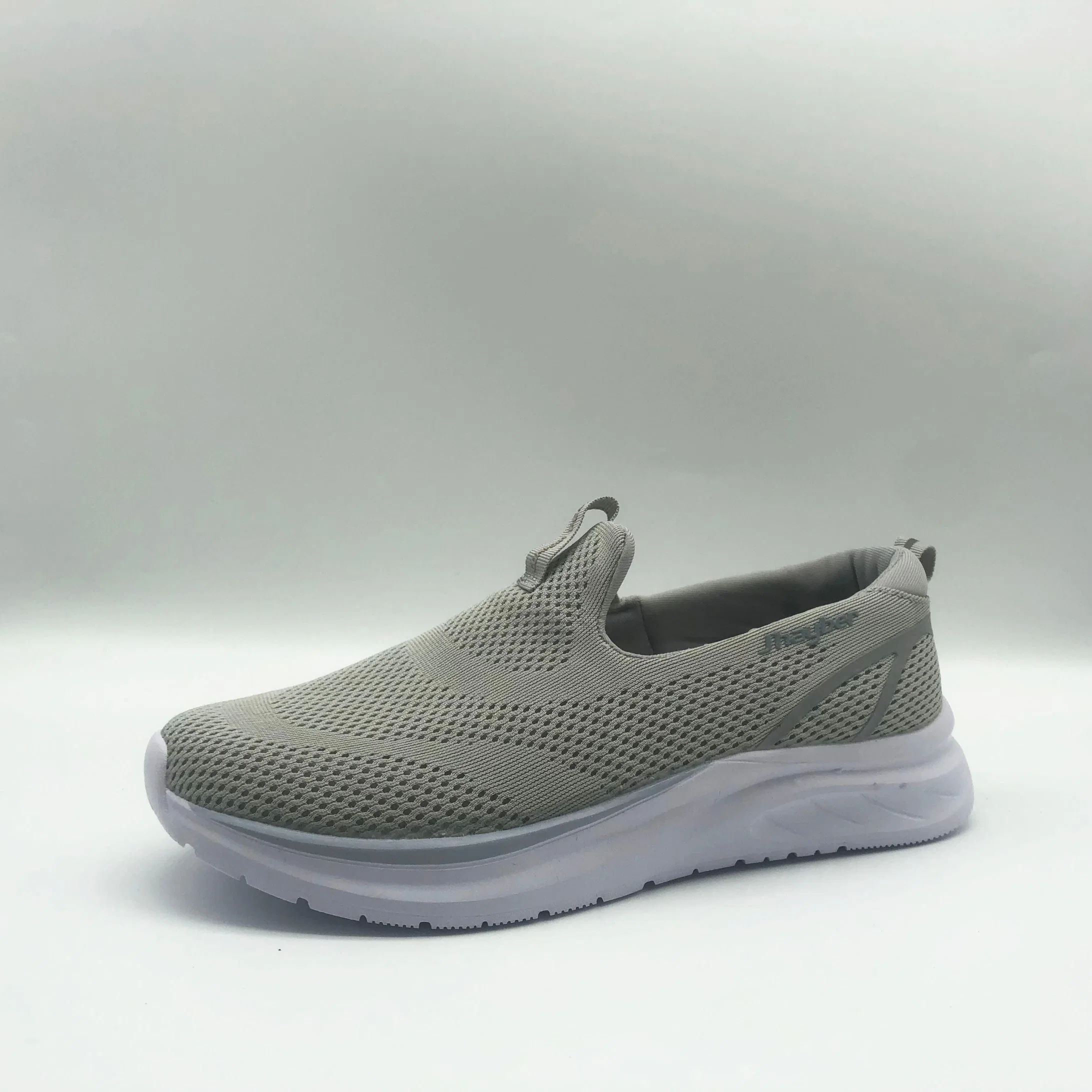 2023 Wholesale/Supplier Lightweight Footwear Slip on Breathable Athletic Sport Shoe