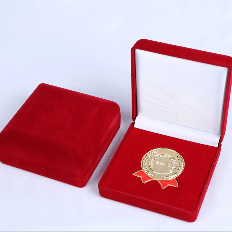 Caixa de apresentação em Velvet de plástico personalizada de fábrica fabricante Ecrã de oferta personalizado Caixa para embalar pinos de lapela Badges medalhas moedas Cufflinks Jóias Lembranças