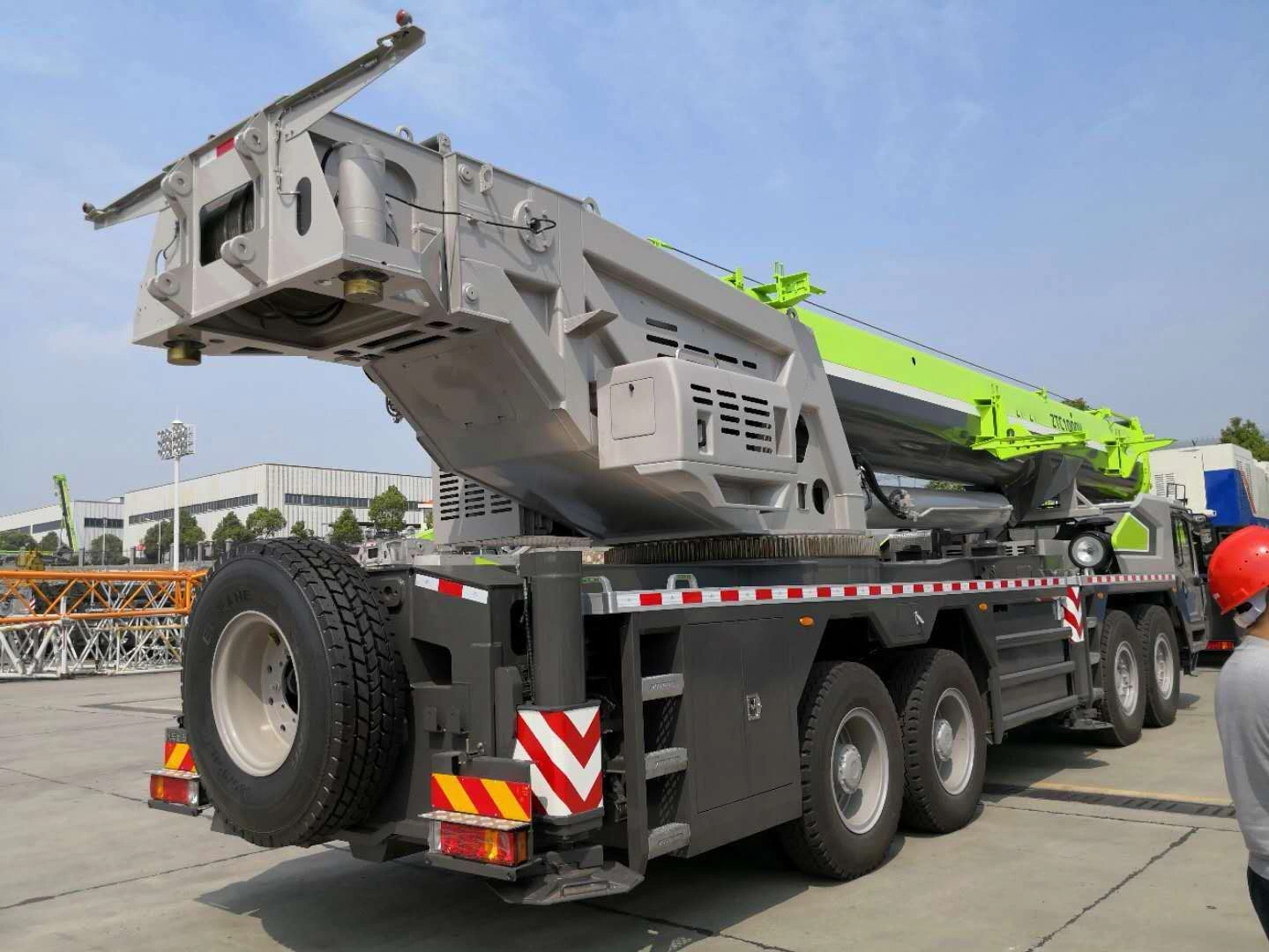 Mobile Truck Crane Ztc1000 Lifting Machine 100t Lifting Machine Made in China