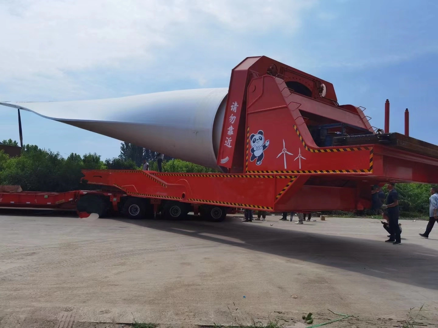 Manufacturer 60-100m Wind Turbine Blades Electric Wind Blade Equipment Transport Retractable Retractable Low 360 Rotating Flat Semi-Trailer Wind Blades Can Be L