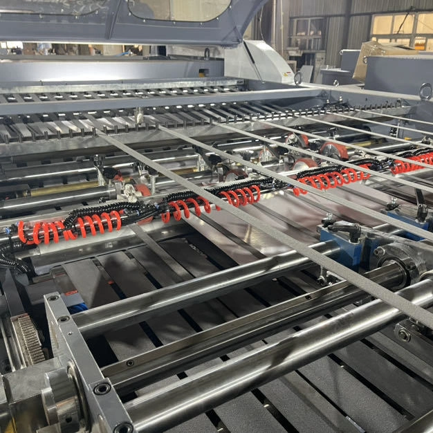 Houseng Palet informatizado fabricado en China Guillotine papel cortador de rollo