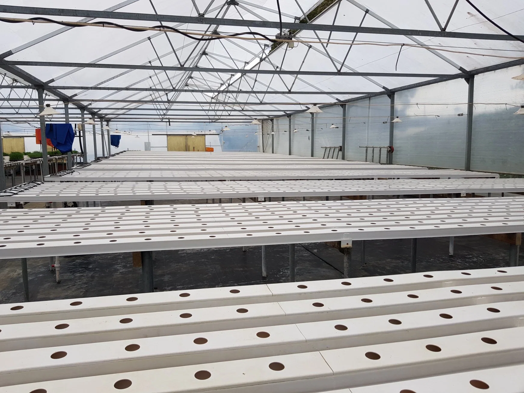 Farm Cultivation PVC Gutter Nft Hydroponic Channel Vertical Aquaponics Hydroponic Channel Growing System