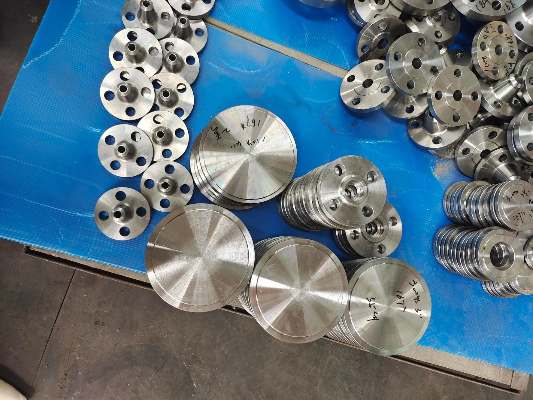 Syi JIS Carbon Stainless Steel Bl RF Forged Blind Plate Flange Manufacturers