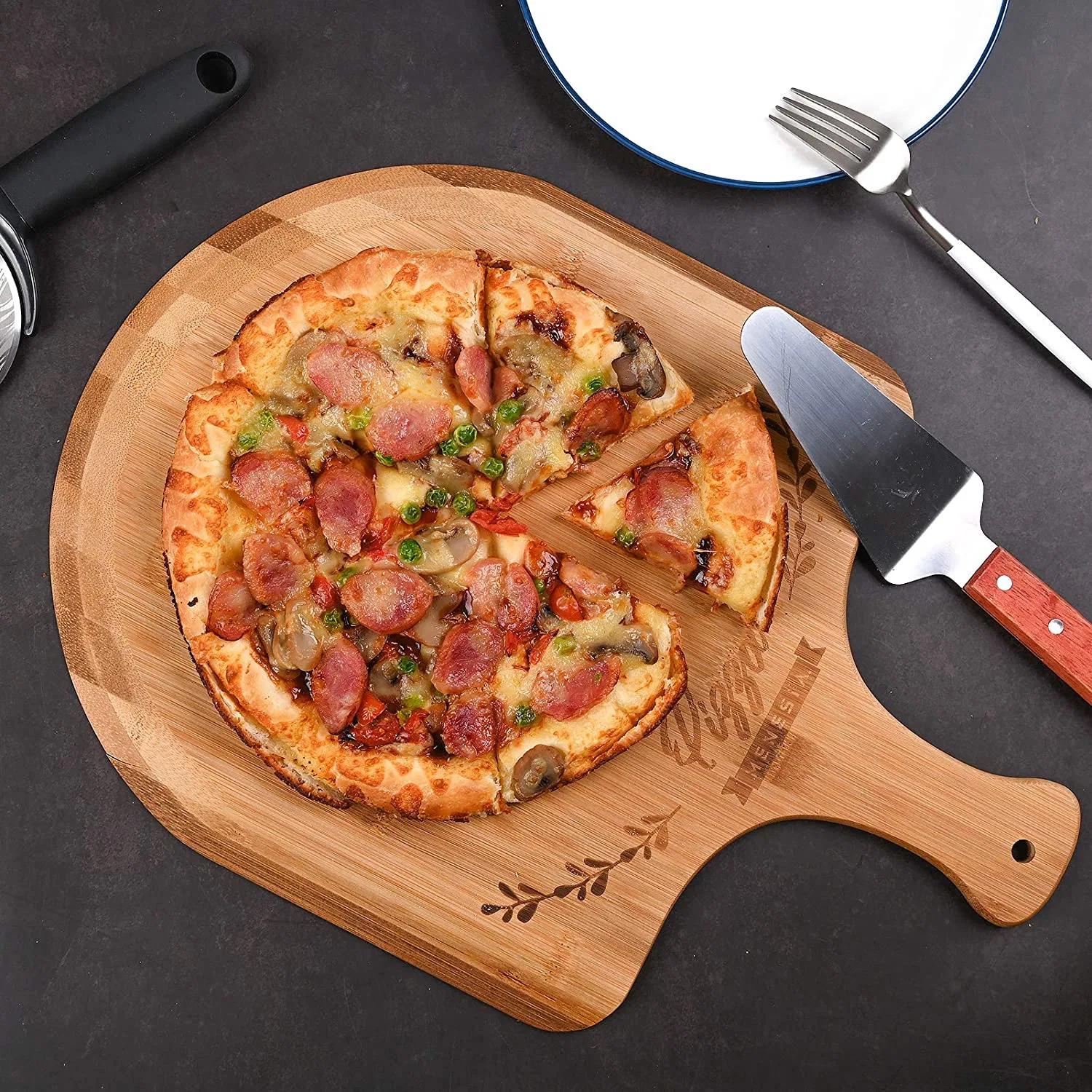 Food Grade Solid Bamboo Tray Wooden Pizza Tray with Handle