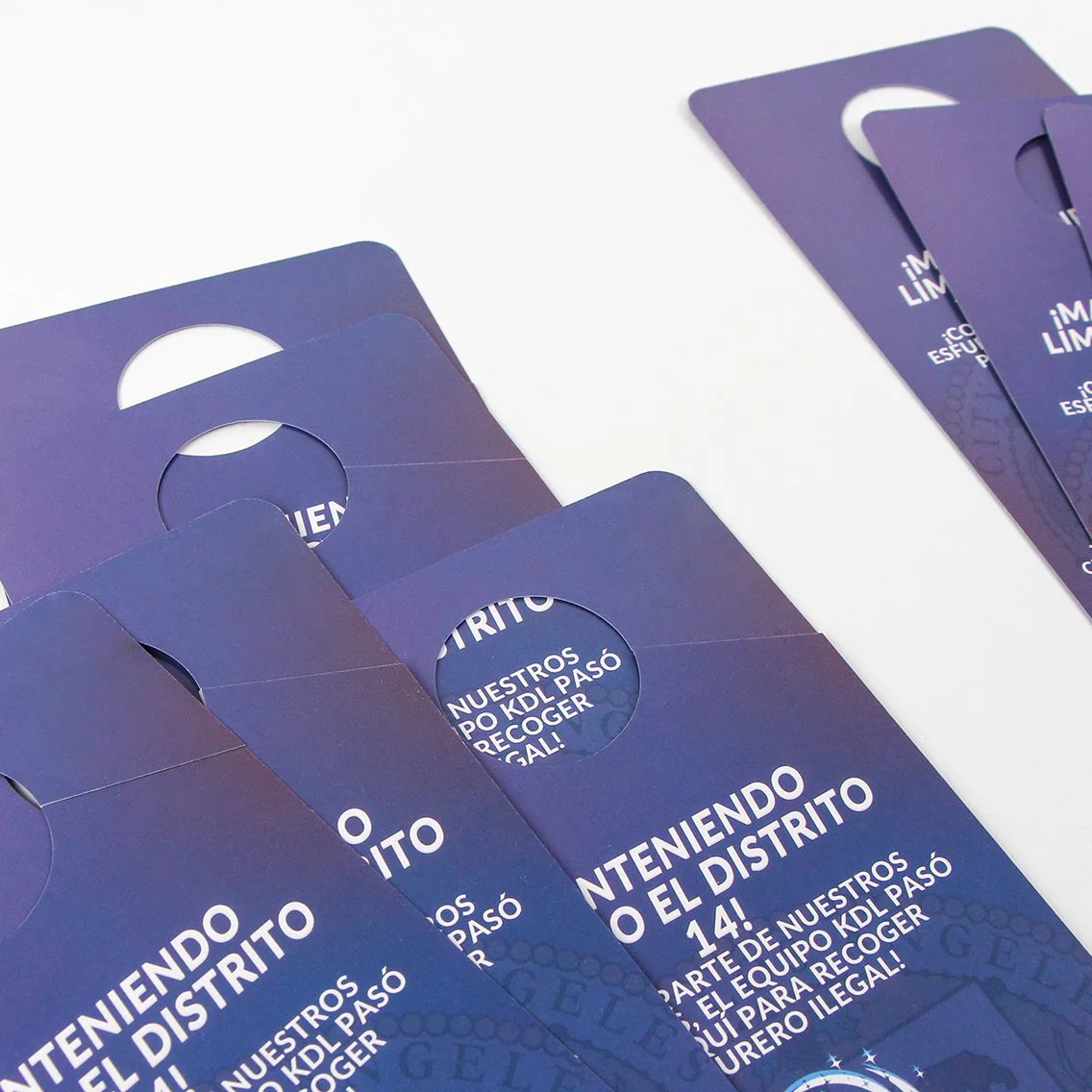 Benutzerdefinierte Karton Werbung Förderung Doppelseitig Bedruckte Geschenkkarten Tür Hängen PVC-Flyer