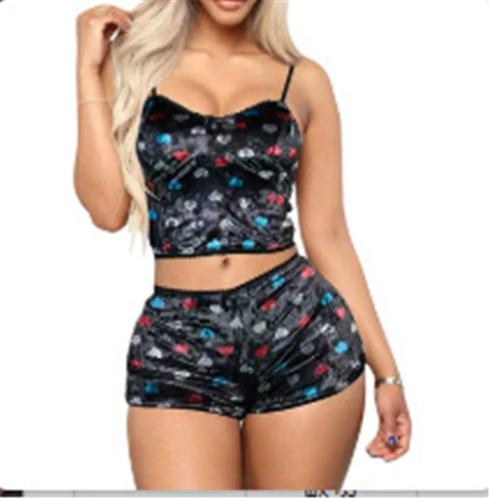 2023 Conjunto de Pijama de Veludo de Duas Peças de Luxo com Estampas Sensuais de Veludo para Dormir, Tops e Shorts de Roupas de Dormir de Veludo para Mulheres.