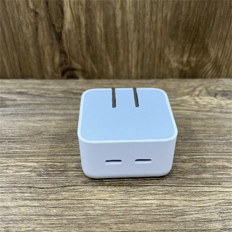 Customized Dual USB-C Port 35W Compact Us Plug Power Adapter for Phone 14 13 12 11 Por Max Fast Charger