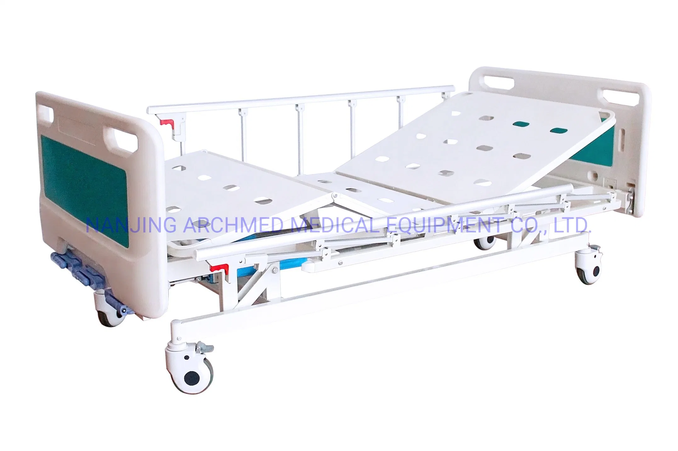 Equipo de hospital tres funciones gira manual ajustable paciente Enfermería cama de hospital con paneles de ABS